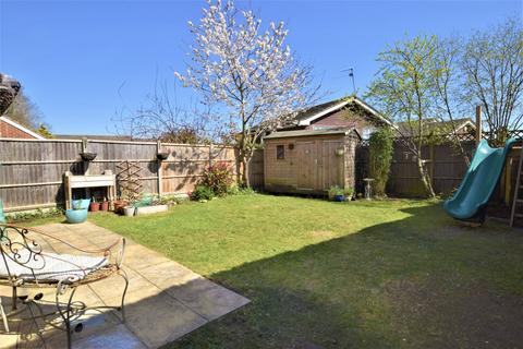 26 Oaktrees, Ash, Aldershot, GU12 6QS