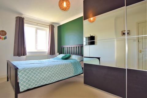 26 Oaktrees, Ash, Aldershot, GU12 6QS