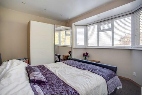 79b Eastbury Road, Watford, WD19 4JP