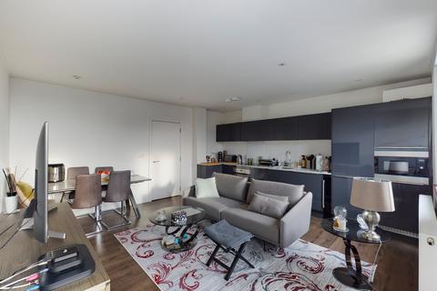 3 bedroom apartment for sale - Roman House, Hanworth Lane, Chertsey, Surrey, KT16