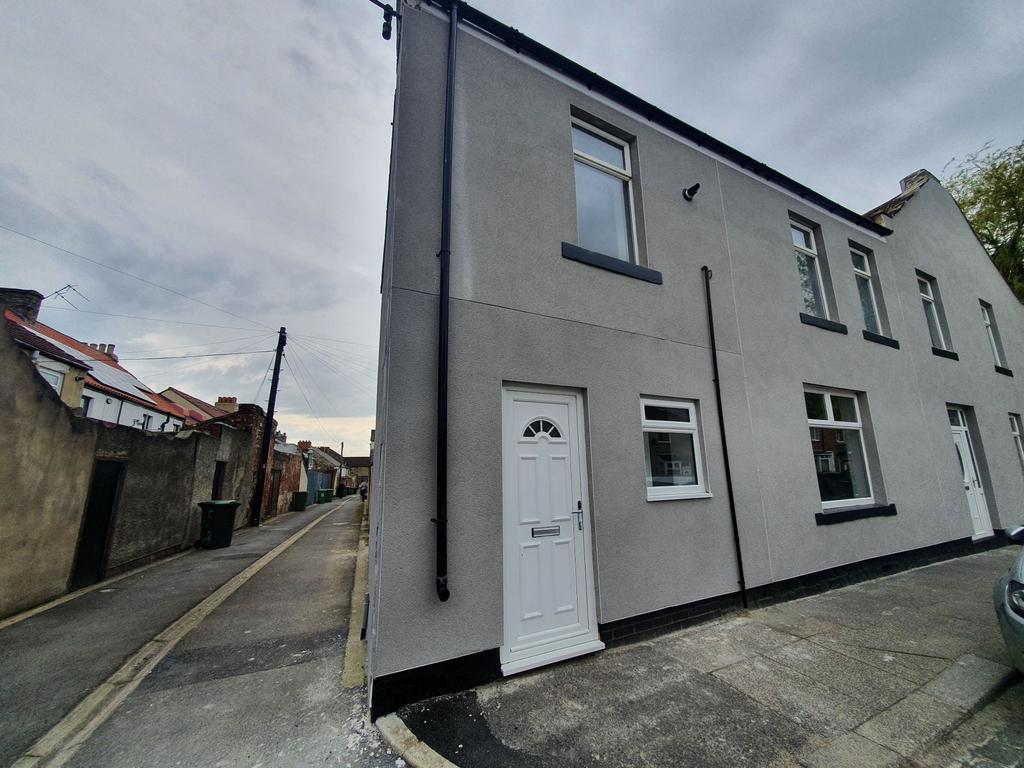 2 bedroom End Terrace for rent