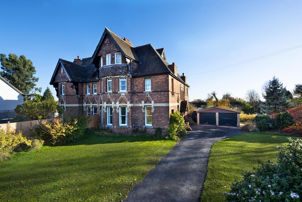 Driffold, Sutton Coldfield 6 bed semidetached house £600,000