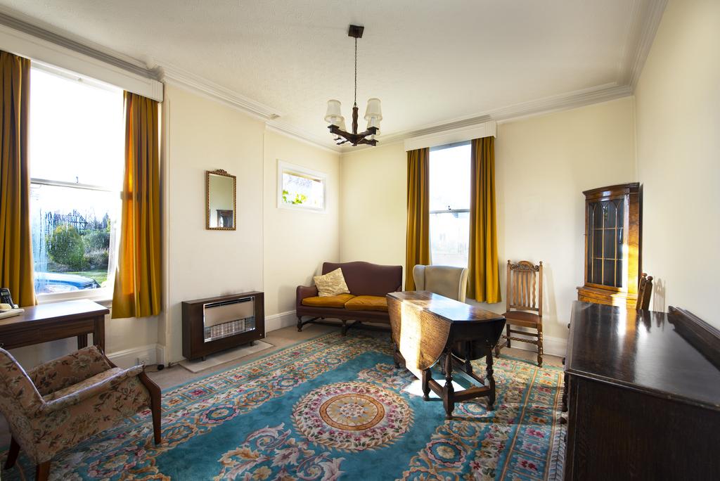 Driffold, Sutton Coldfield 6 bed semidetached house £600,000