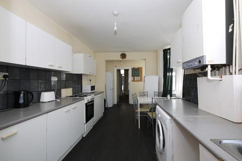 4 bedroom terraced house to rent, Eleanor Road, London, E15