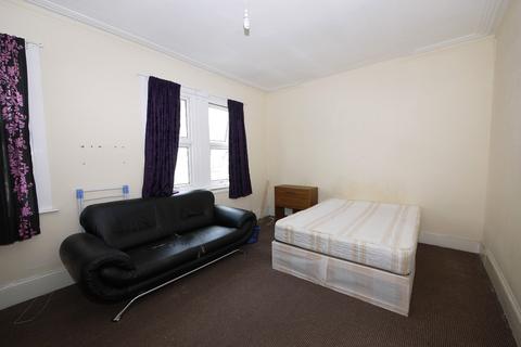 4 bedroom terraced house to rent, Eleanor Road, London, E15