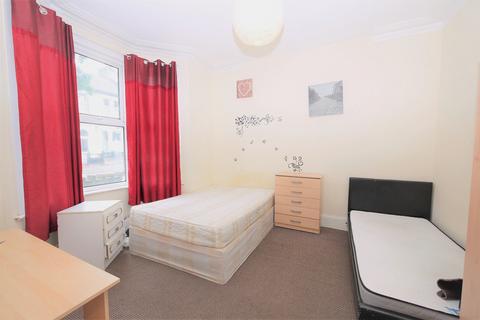4 bedroom terraced house to rent, Eleanor Road, London, E15