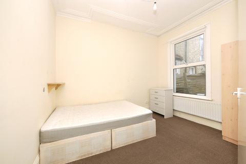 4 bedroom terraced house to rent, Eleanor Road, London, E15