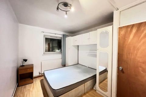 3 bed flat/apartment for rent in Ashton Road, Stratford