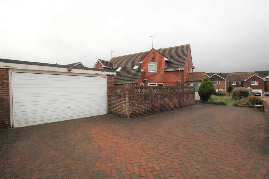 Clifford Avenue, Eastbourne, BN21 1XL 3 bed semidetached house £400,000
