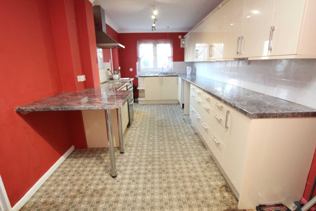 Clifford Avenue, Eastbourne, BN21 1XL 3 bed semidetached house £400,000