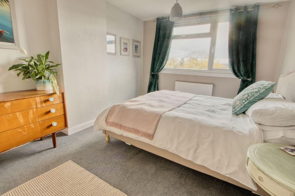 Bedroom 1 (Double)
