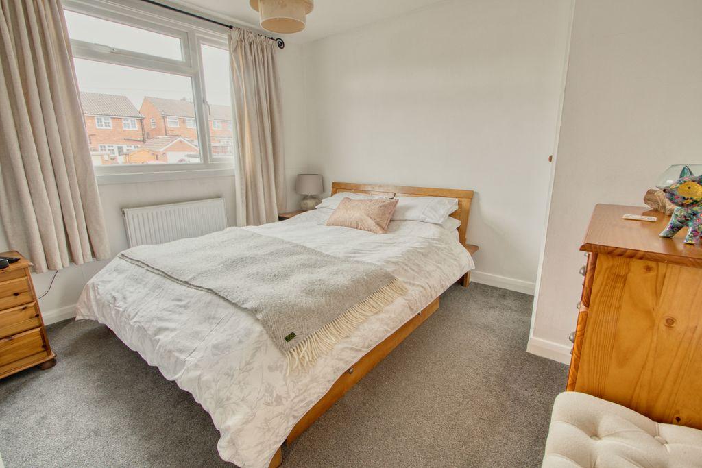 Bedroom 2 (Double)