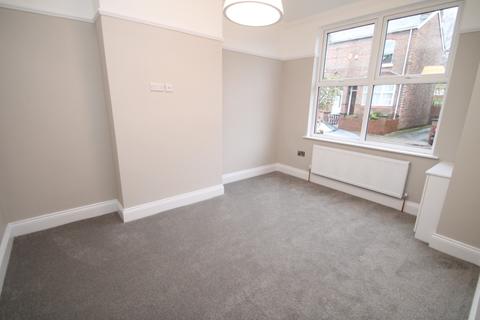4 bedroom terraced house to rent - Borough Road, Hale, WA15