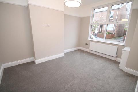 4 bedroom terraced house to rent, Borough Road, Altrincham, WA15