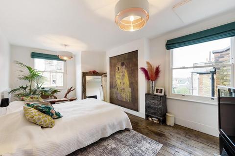 82 Tottenham Lane, London, N8 7EE