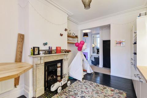 82 Tottenham Lane, London, N8 7EE