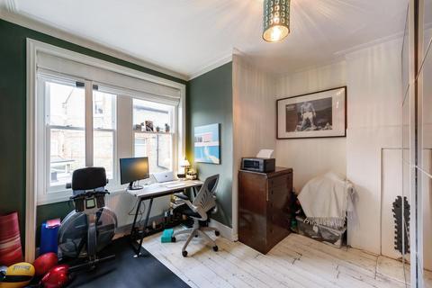 82 Tottenham Lane, London, N8 7EE