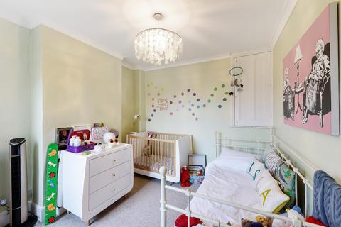 82 Tottenham Lane, London, N8 7EE