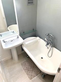 9b Cowper Road, Bromley, BR2 9RT