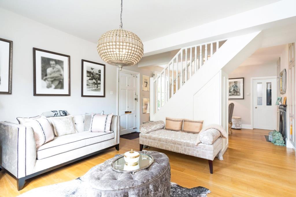 Orchard Road, Highgate, London, N6 2 bed house £1,000,000