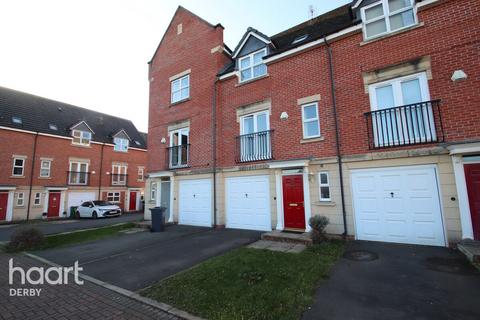 3 bedroom townhouse to rent, Haddon Way, Loughborough