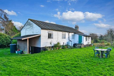 3 bedroom detached bungalow for sale - The Common, Sissinghurst, Cranbrook, Kent