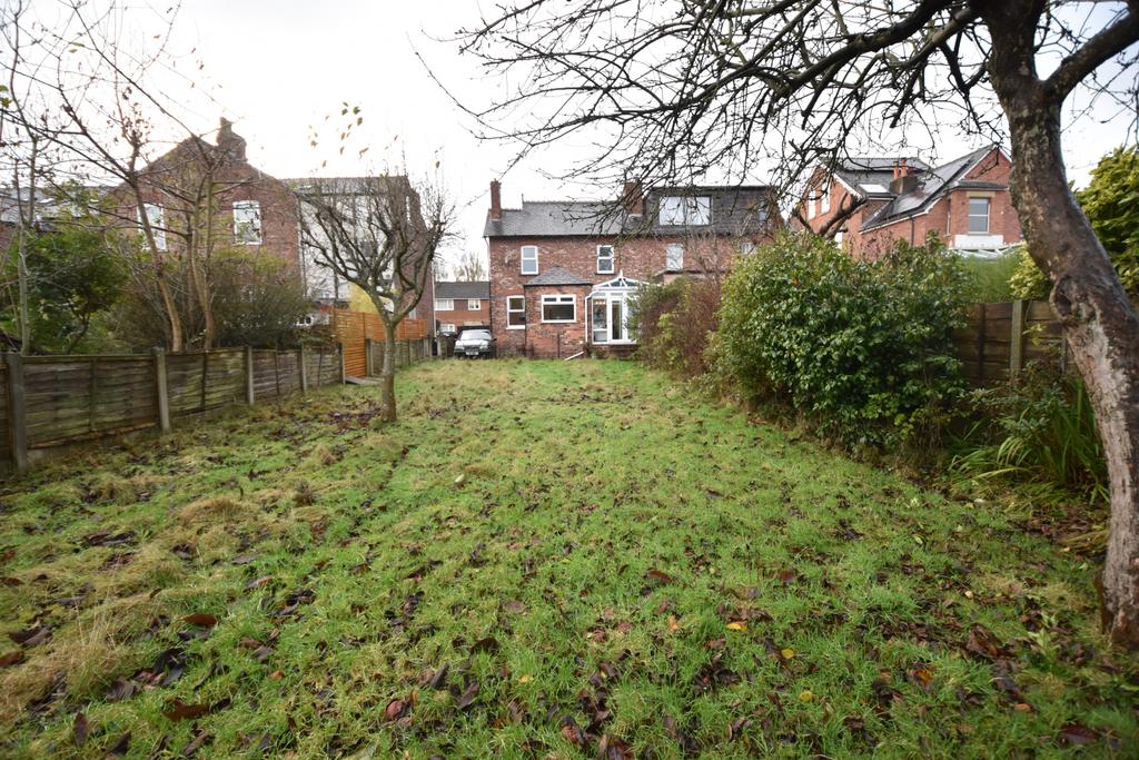 Roseneath Road, Urmston, M41 4 bed semidetached house £550,000