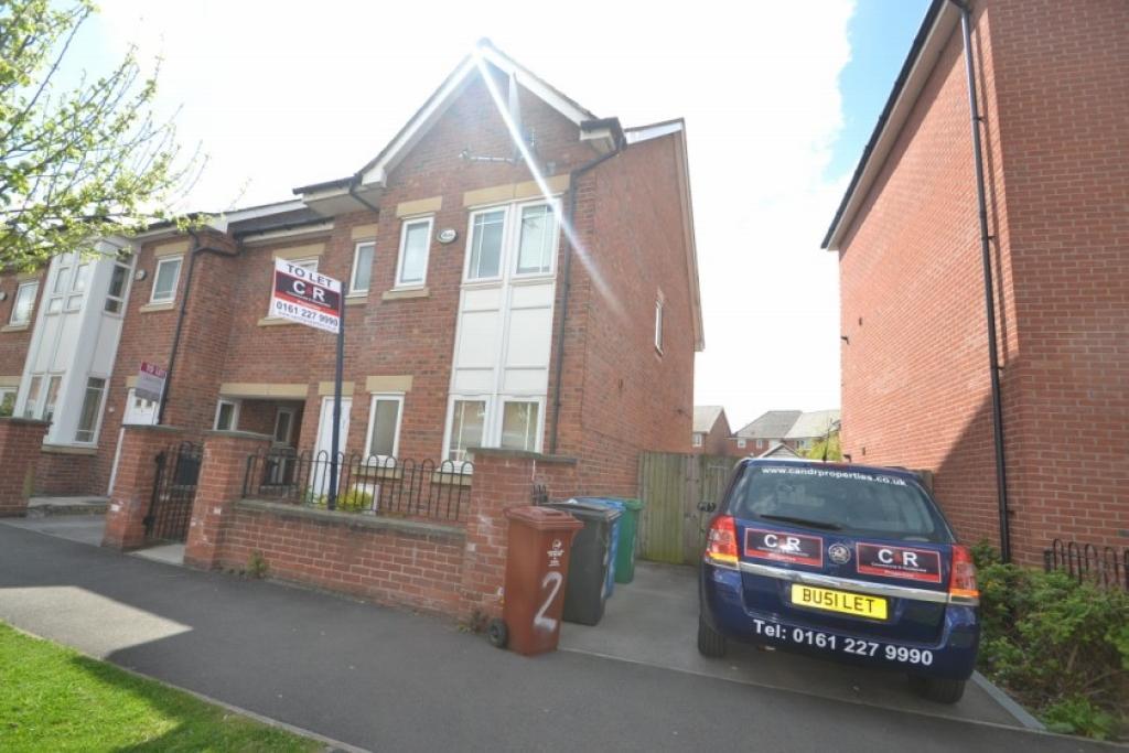 3 bedroom Semi Detached for rent