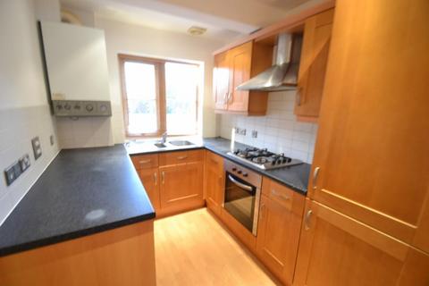 3 bedroom townhouse to rent, Raby Street, Manchester. M16 7DJ