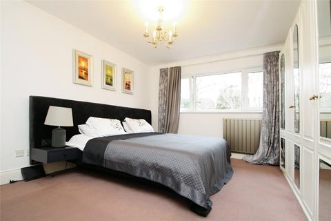 3 bedroom bungalow to rent - Green Glades, Hornchurch, RM11