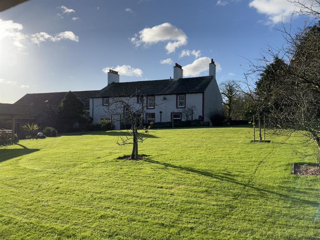 5 bedroom Detached for sale
