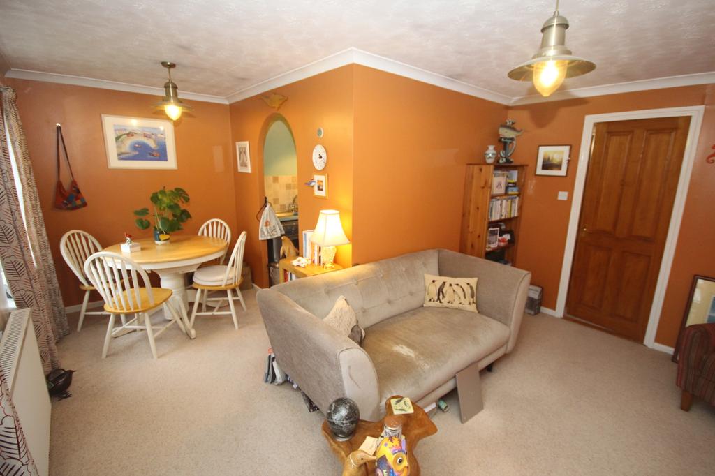 Chathill Close, West Monkseaton... 2 bed flat £125,000