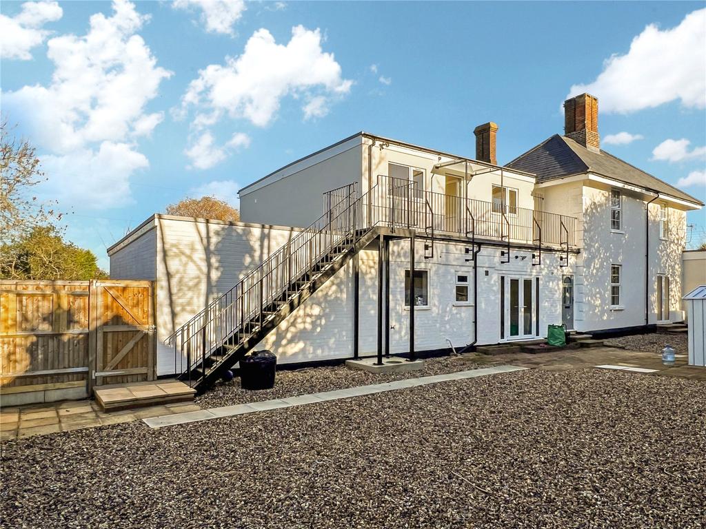 Eversley Road, Arborfield, Reading, Berkshire, RG2 2 bed apartment £