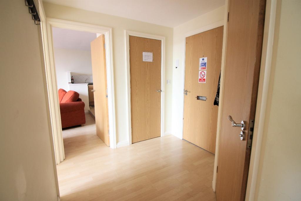 Eastbank Street, Southport, PR8 2 bed flat £35,000