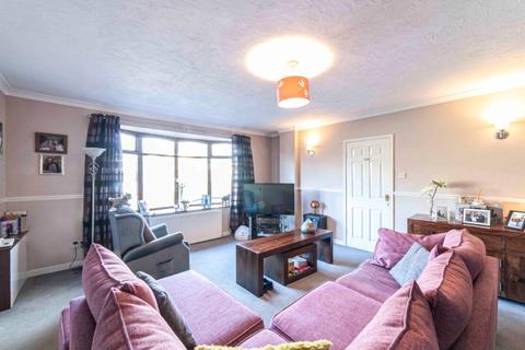 7 The Gabriels, Shaw, Oldham, OL2 7HU