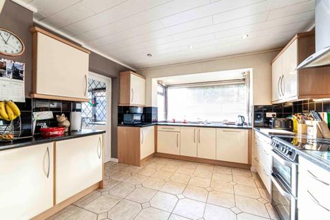 7 The Gabriels, Shaw, Oldham, OL2 7HU