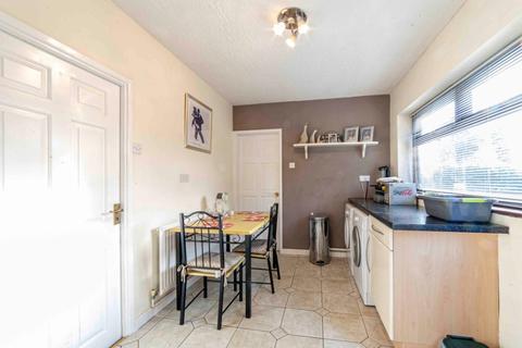 7 The Gabriels, Shaw, Oldham, OL2 7HU