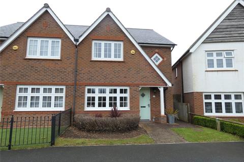 3 bedroom semi-detached house to rent, Cilfach Crwys, Goetre Uchaf, Bangor, LL57