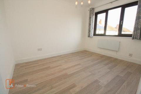 2 bedroom maisonette to rent, Collingwood Road, Colchester, Essex, CO3