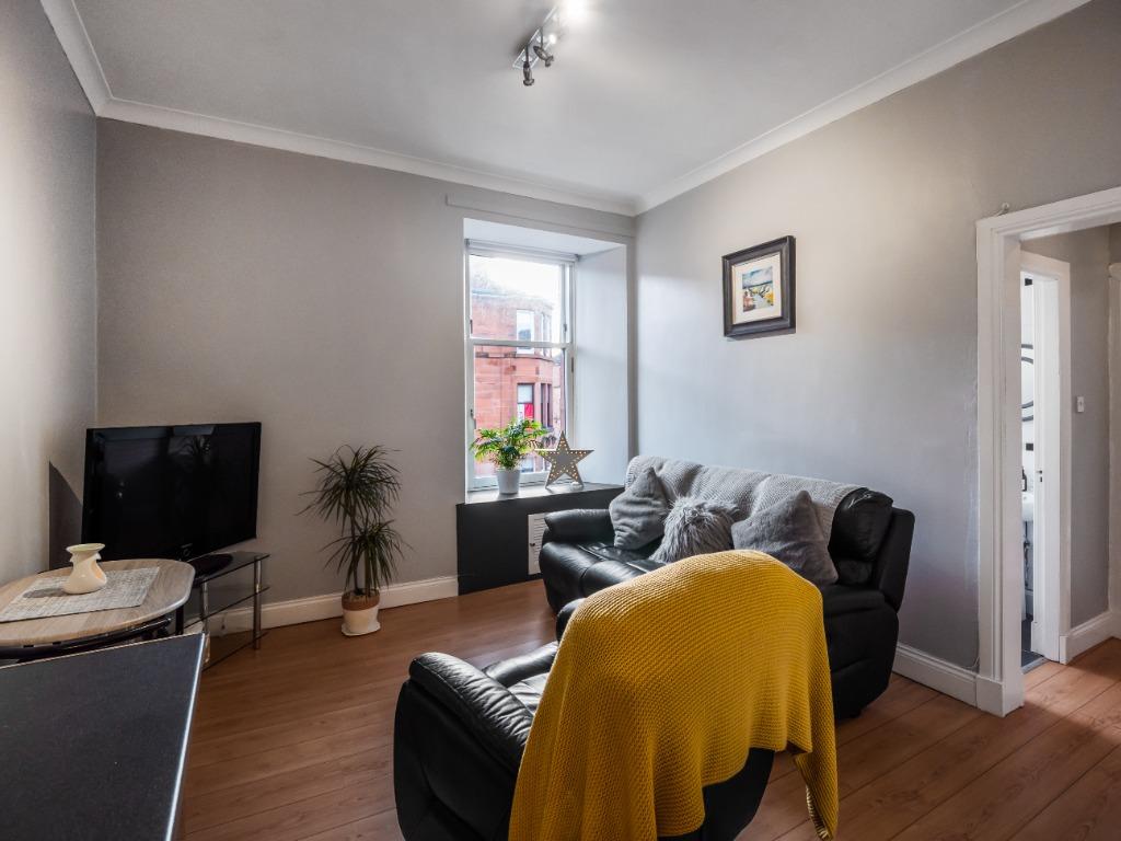 Somerville Drive, Flat 2/2, Mount Florida, Glasgow, G42 9BE 1 bed flat