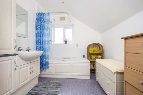 9 Connaught Road, New Malden, KT3 3PZ