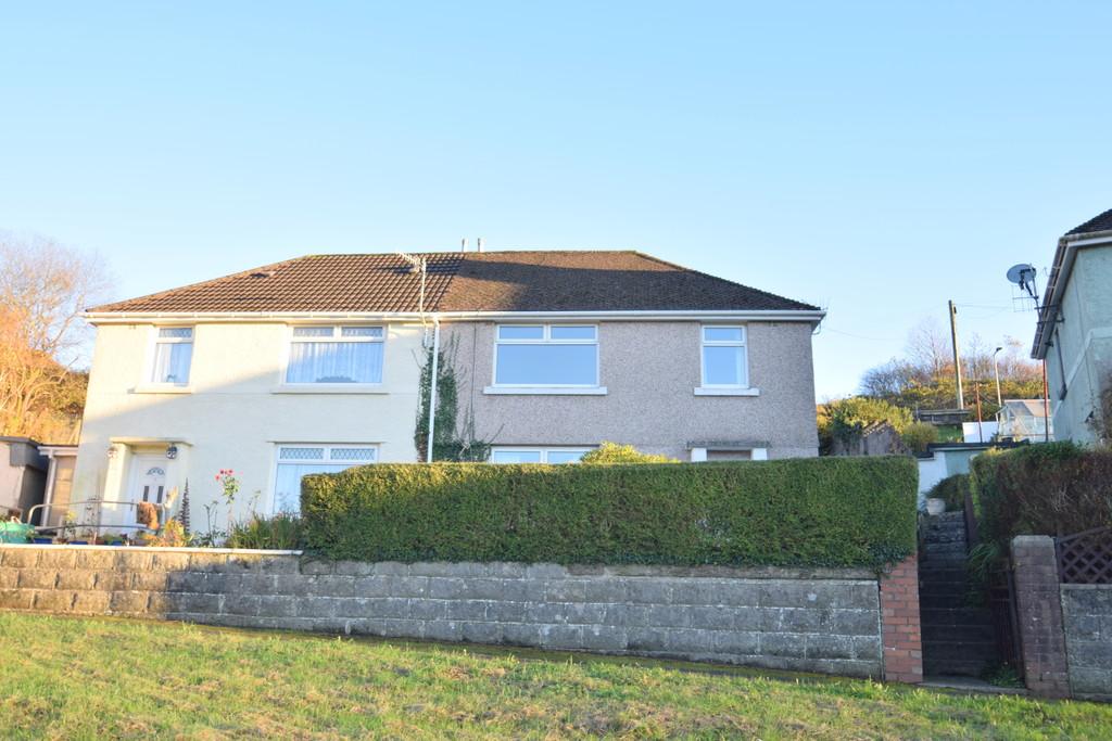 20 Heol Pandy, Llangeinor, Bridgend... 3 bed semidetached house £145,000