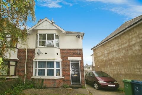 6 bedroom semi-detached house to rent, Cricket Road , Cowley