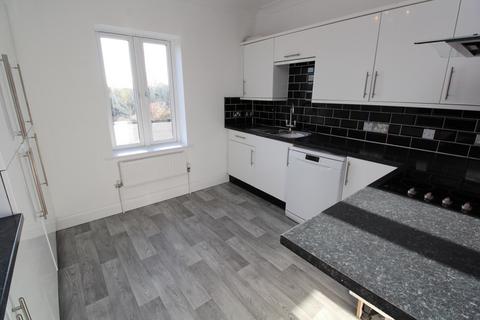 2 bedroom flat to rent, Ashley Road, Poole