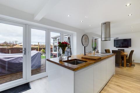 64 Eaton Close, Hatton, Derby, DE65 5ED