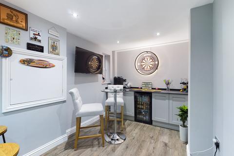 64 Eaton Close, Hatton, Derby, DE65 5ED
