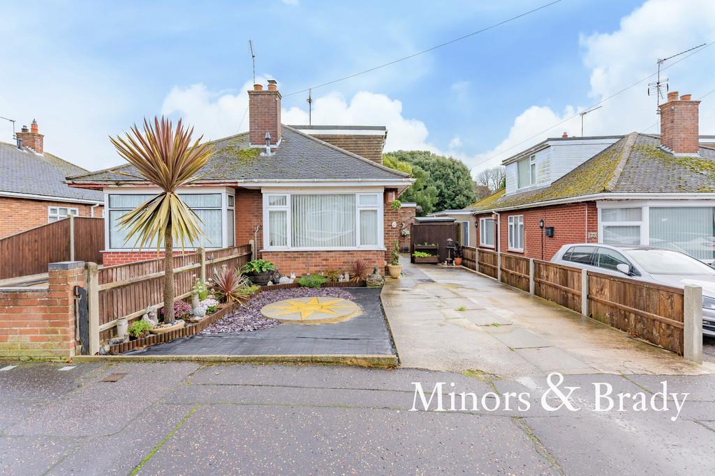 Roman Way, Caisteronsea 3 bed semidetached bungalow £250,000