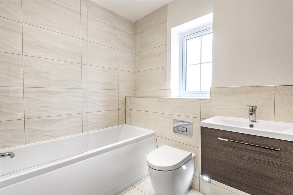 Earls Place, Hunts Pond Road, Titchfield, Fareham, PO14 4 bed semi