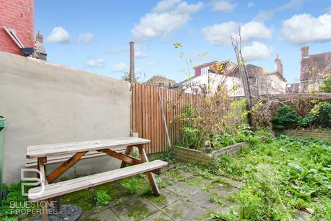 4 bedroom terraced house to rent, Gatton Road, Tooting Broadway