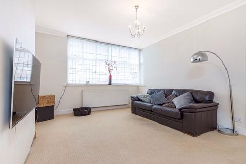 8 Overmead, Sidcup, DA15 8DS